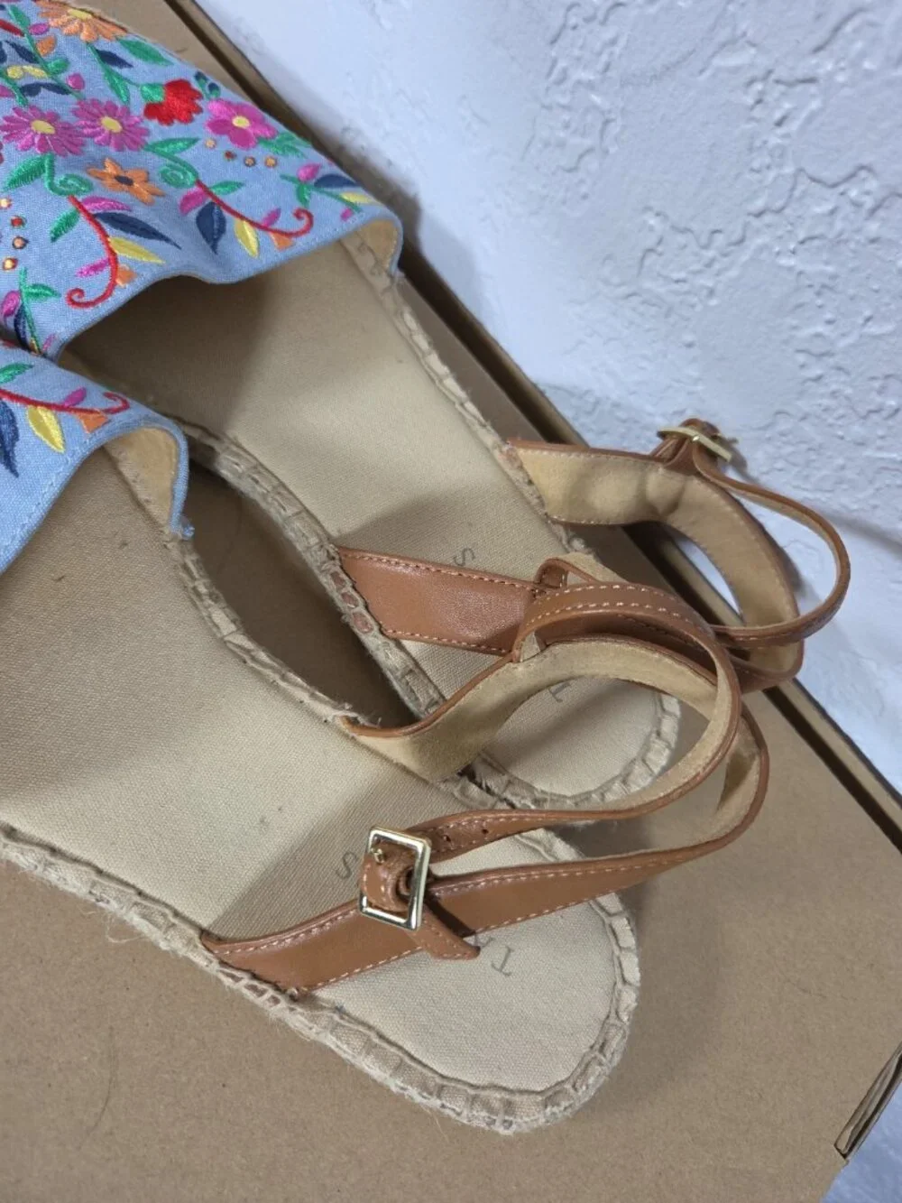 Talbots Izzy d'Orsay Espadrille Chambray Floral Embroidered Flats Size 9